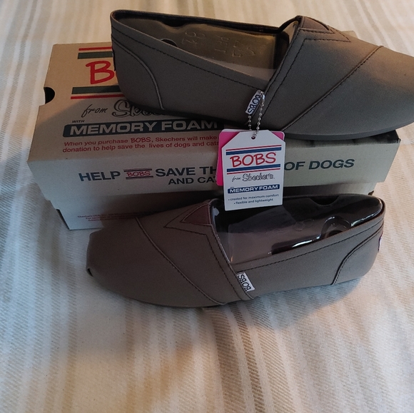 BNWT Bobs wide width - Picture 2 of 2